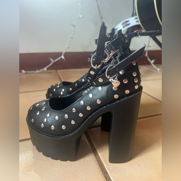 Goth BB double strap mary jane special edition pulps never been worn - Picture 3 of 4